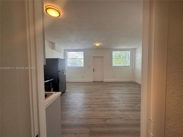 50 NW 79th St 6, Miami, FL 33150