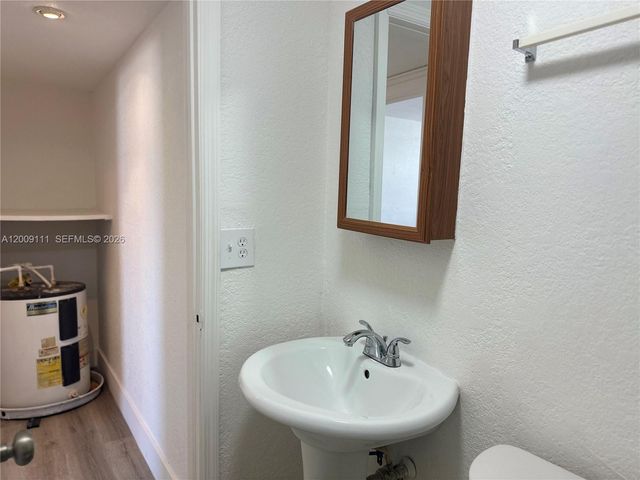 50 NW 79th St 6, Miami, FL 33150