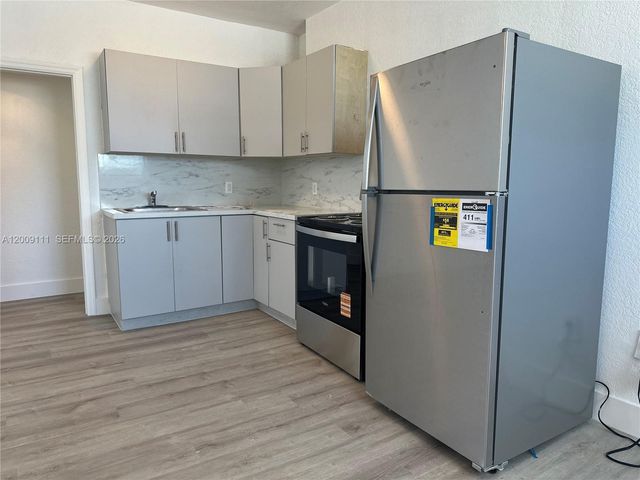50 NW 79th St 6, Miami, FL 33150