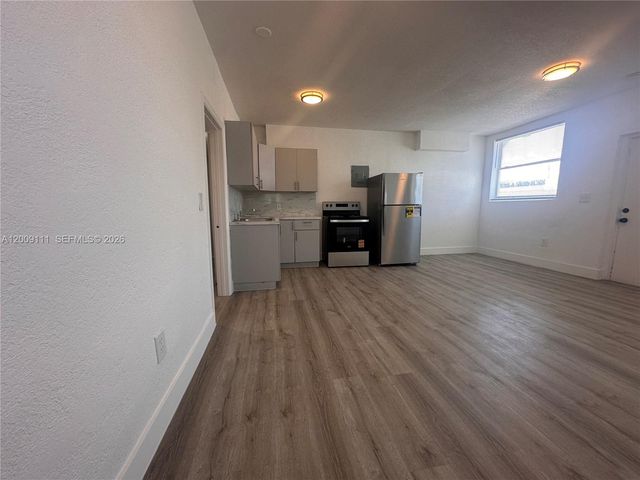 50 NW 79th St 6, Miami, FL 33150