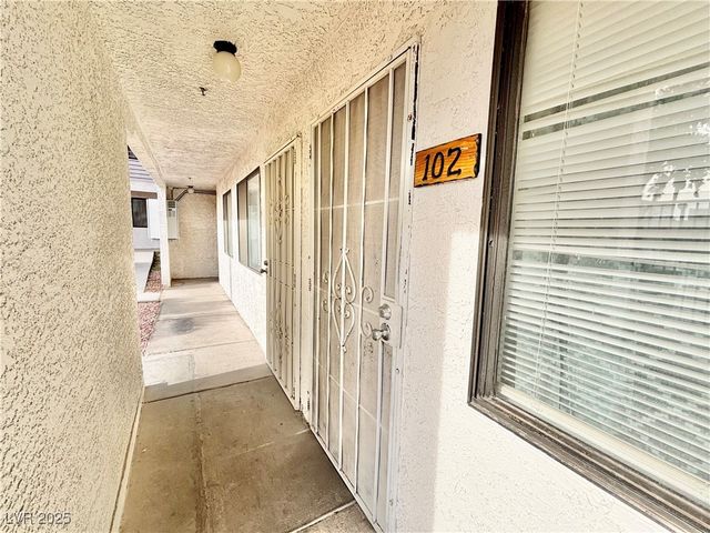 1381 East University Avenue 102, Las Vegas, NV 89119