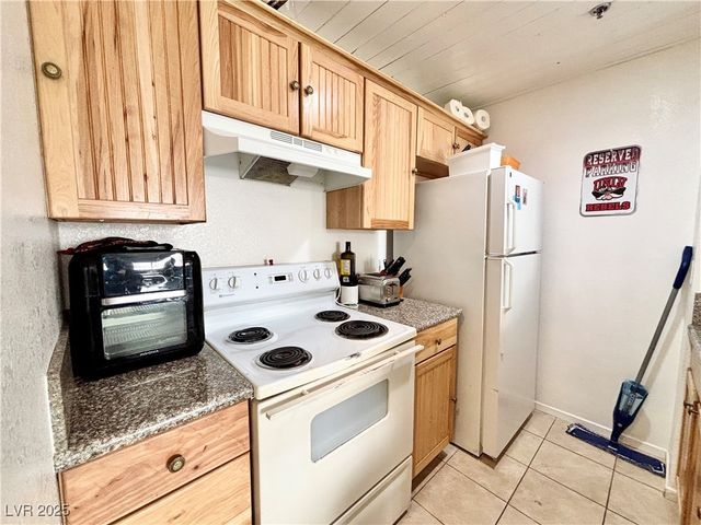 1381 East University Avenue 102, Las Vegas, NV 89119