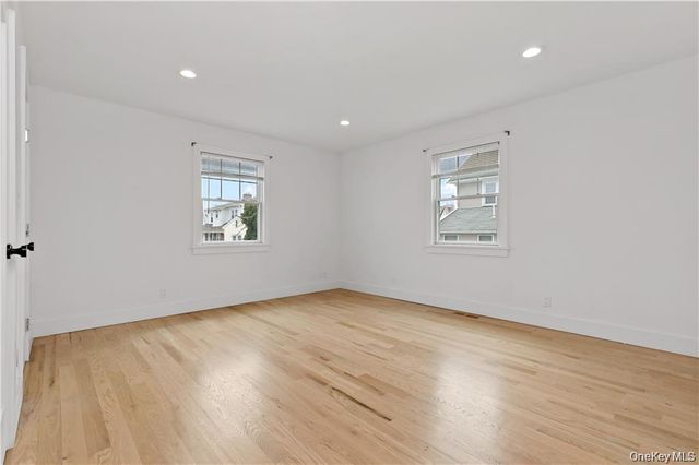 9 Lyons Place, New Rochelle, NY 10801