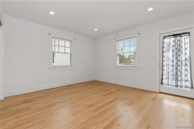 9 Lyons Place, New Rochelle, NY 10801