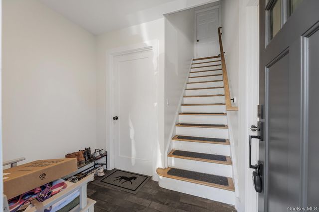 9 Lyons Place, New Rochelle, NY 10801