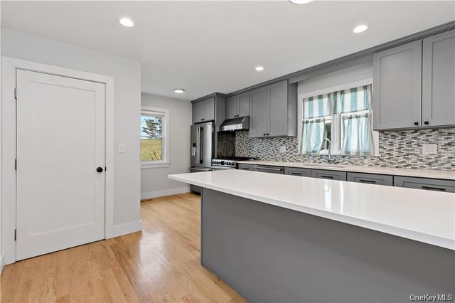 9 Lyons Place, New Rochelle, NY 10801