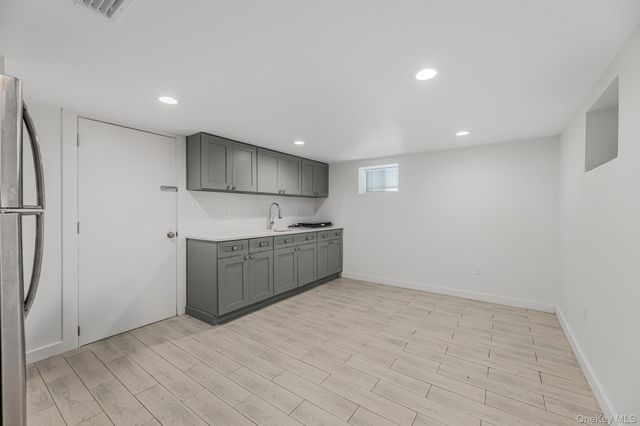 9 Lyons Place, New Rochelle, NY 10801