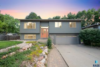 5008 W 49th St, Sioux Falls, SD 57106