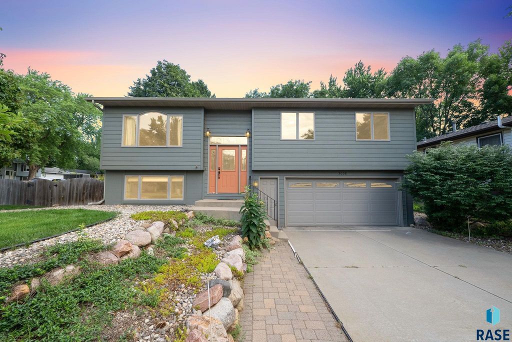 5008 W 49th St, Sioux Falls, SD 57106