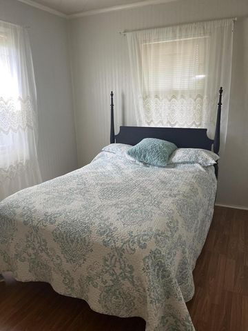 956 Circle DRIVE, Manitowoc, WI 54220