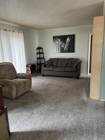 956 Circle DRIVE, Manitowoc, WI 54220