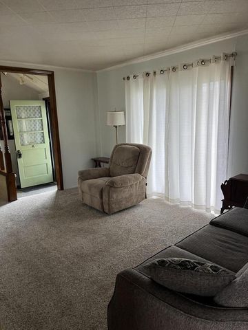 956 Circle DRIVE, Manitowoc, WI 54220