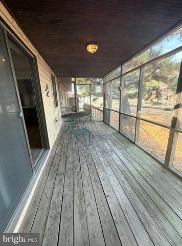 5105 RICHARDSON ST, Chincoteague Island, VA 23336