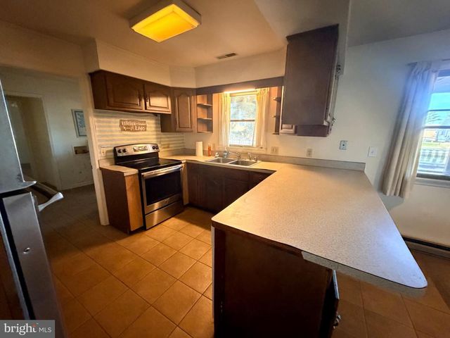 5105 RICHARDSON ST, Chincoteague Island, VA 23336