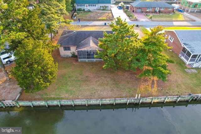 5105 RICHARDSON ST, Chincoteague Island, VA 23336