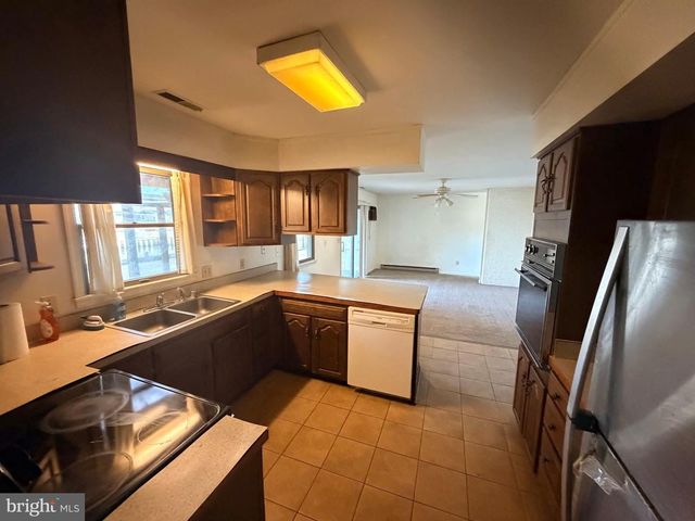 5105 RICHARDSON ST, Chincoteague Island, VA 23336