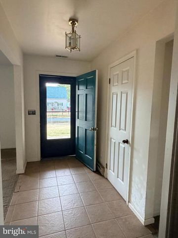 5105 RICHARDSON ST, Chincoteague Island, VA 23336