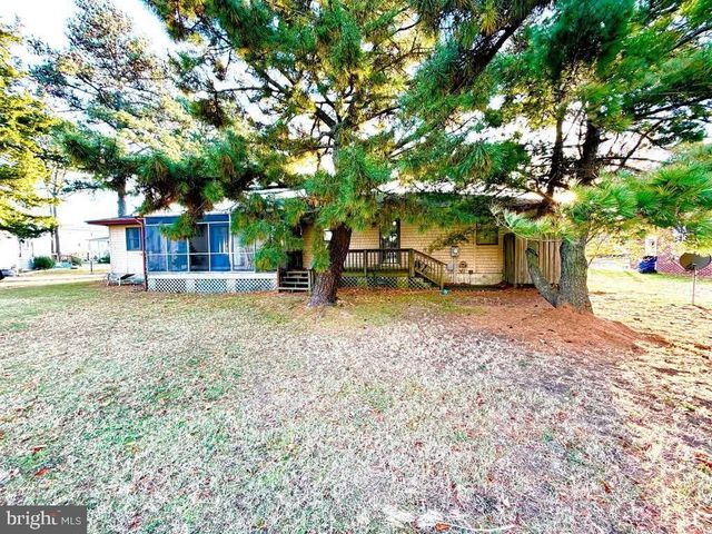 5105 RICHARDSON ST, Chincoteague Island, VA 23336