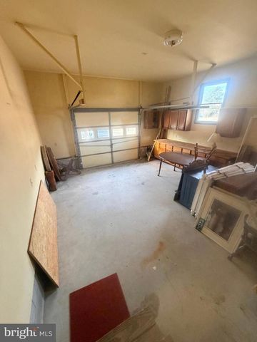 5105 RICHARDSON ST, Chincoteague Island, VA 23336