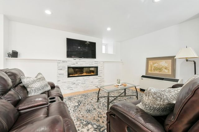 492 Beacon Street 82, Boston, MA 02115