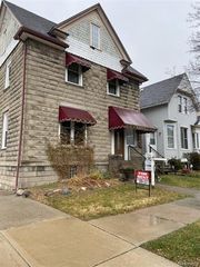 82 Poplar Street, Wyandotte, MI 48192