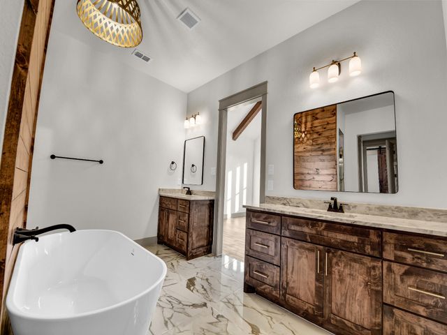 1390 Poe Prairie Road, Millsap, TX 76066