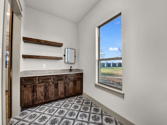 1390 Poe Prairie Road, Millsap, TX 76066