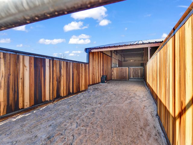 1390 Poe Prairie Road, Millsap, TX 76066