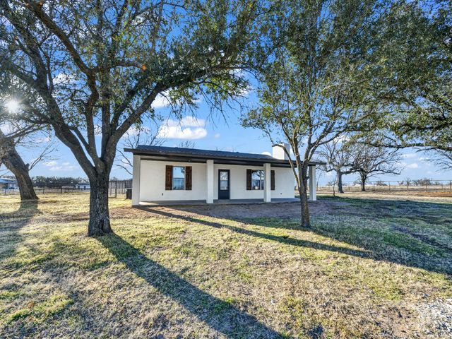 1390 Poe Prairie Road, Millsap, TX 76066