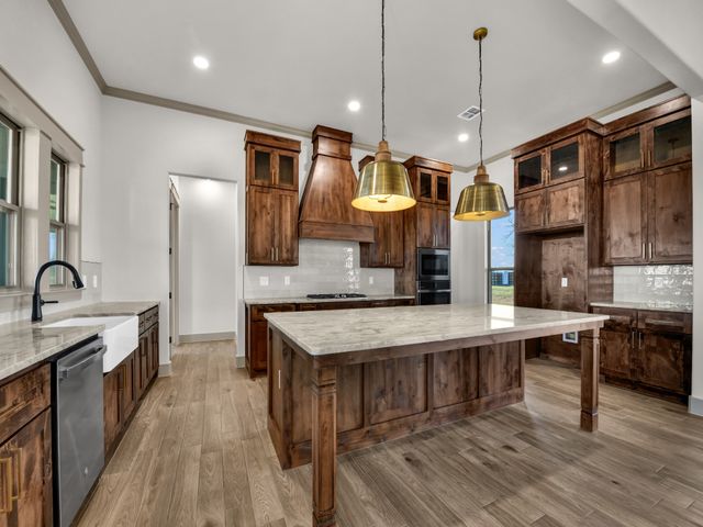 1390 Poe Prairie Road, Millsap, TX 76066