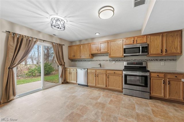 909 Lake Terrace Drive, Painesville, OH 44077