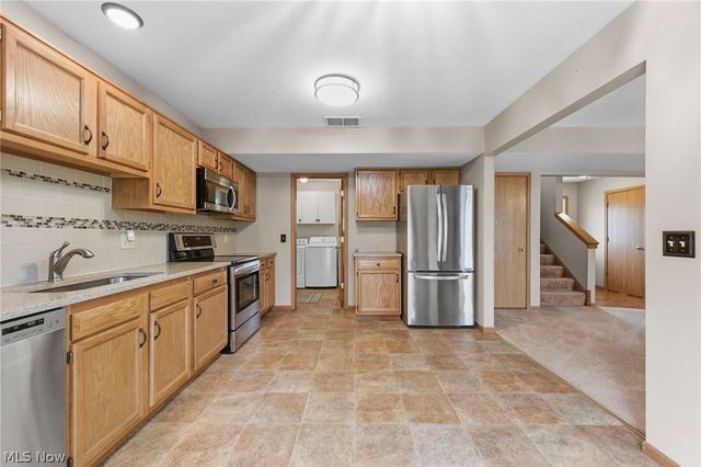 909 Lake Terrace Drive, Painesville, OH 44077