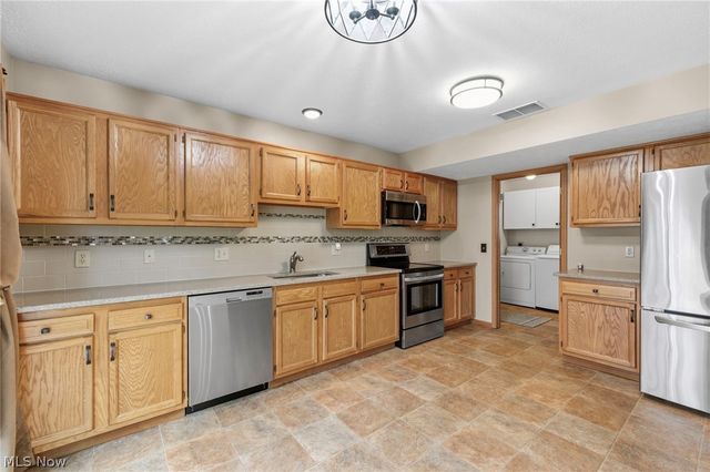 909 Lake Terrace Drive, Painesville, OH 44077