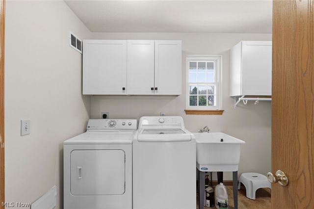 909 Lake Terrace Drive, Painesville, OH 44077