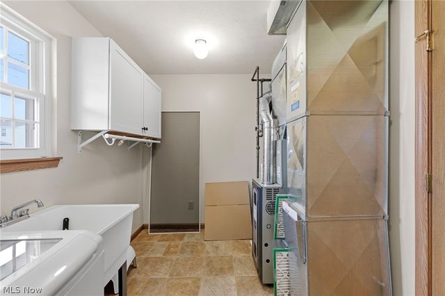 909 Lake Terrace Drive, Painesville, OH 44077