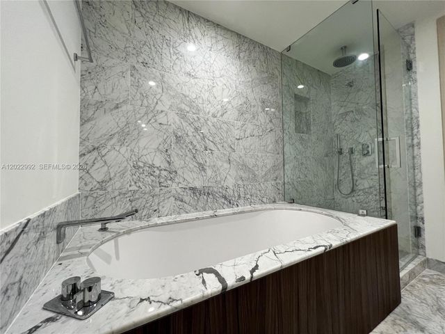 1000 Brickell Plaza 1903, Miami, FL 33131