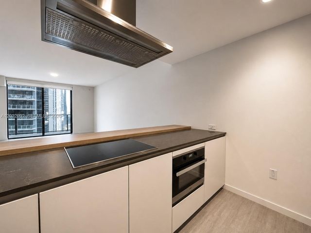 1000 Brickell Plaza 1903, Miami, FL 33131