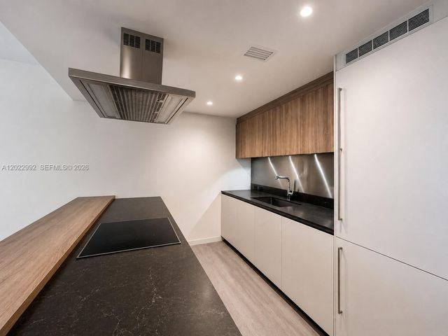 1000 Brickell Plaza 1903, Miami, FL 33131