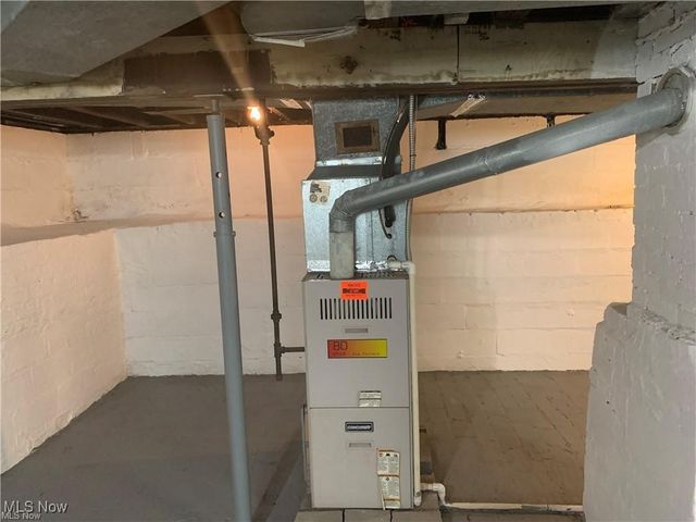 3946 E 54th Street, Newburgh Heights, OH 44105