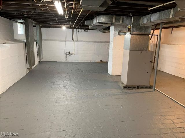 3946 E 54th Street, Newburgh Heights, OH 44105