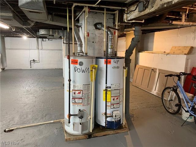 3946 E 54th Street, Newburgh Heights, OH 44105