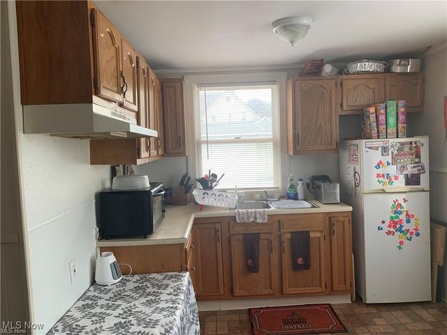 3946 E 54th Street, Newburgh Heights, OH 44105