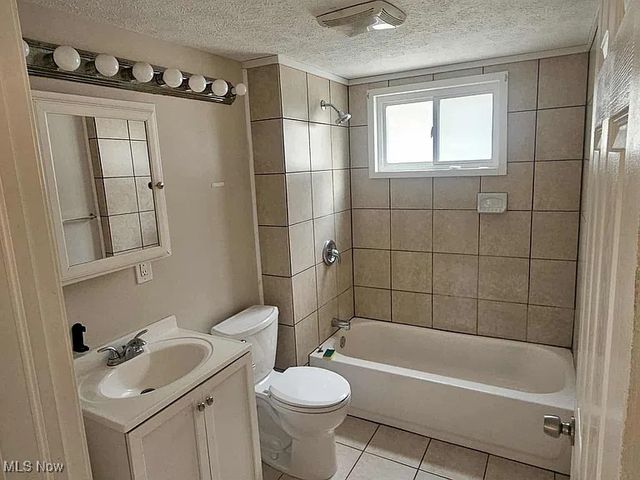 3946 E 54th Street, Newburgh Heights, OH 44105