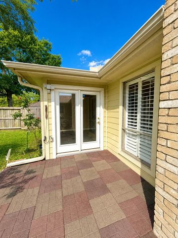 14906 Brookpoint Drive, Houston, TX 77062