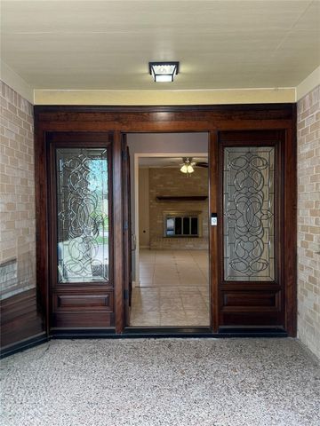 14906 Brookpoint Drive, Houston, TX 77062