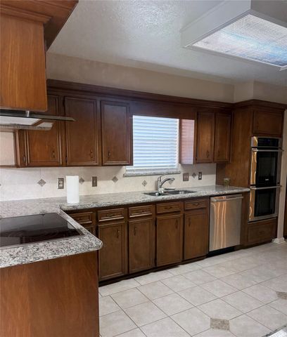 14906 Brookpoint Drive, Houston, TX 77062