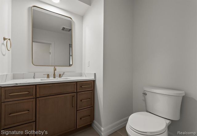 154 S Cranbrook Cross Road, Bloomfield Hills, MI 48301