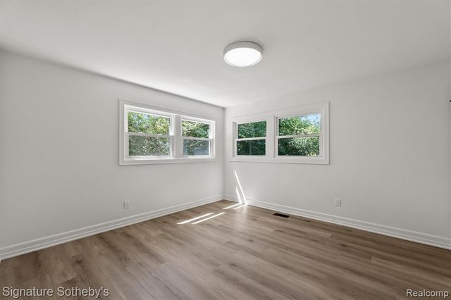 154 S Cranbrook Cross Road, Bloomfield Hills, MI 48301