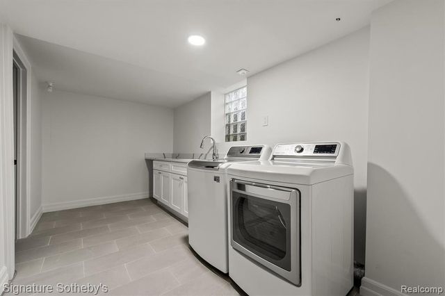 154 S Cranbrook Cross Road, Bloomfield Hills, MI 48301