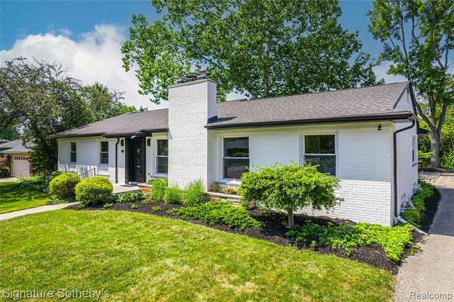 154 S Cranbrook Cross Road, Bloomfield Hills, MI 48301